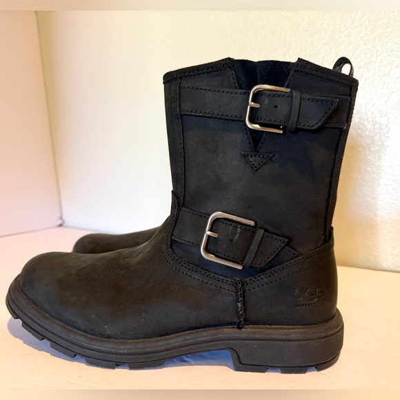 UGG Biltmore Moto Engineer Waterproof Leather Boot Black Buckle Zip Mens 8.5 - Picture 2 of 11